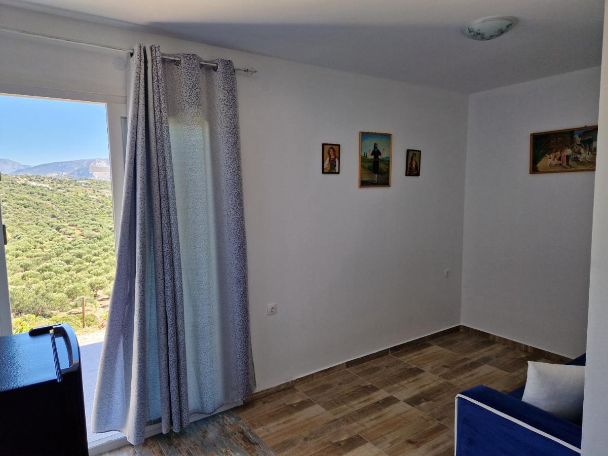 Hari Apartments Vathi, Agios Nikolaos Crete Exterior photo